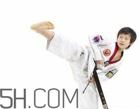 小孩子學(xué)跆拳道好不好？小孩學(xué)跆拳道的好處？