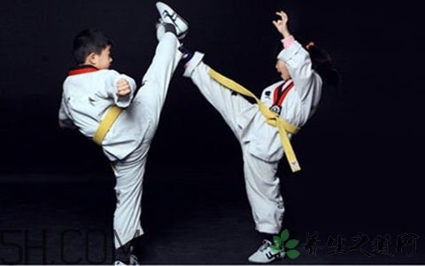 小孩子學(xué)跆拳道好不好？小孩學(xué)跆拳道的好處？