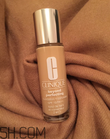 倩碧魔妝點點棒哪個色號最白？真人試色