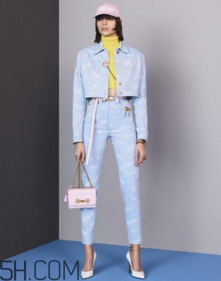 versace2018早秋服裝系列好看嗎_有哪些款式？