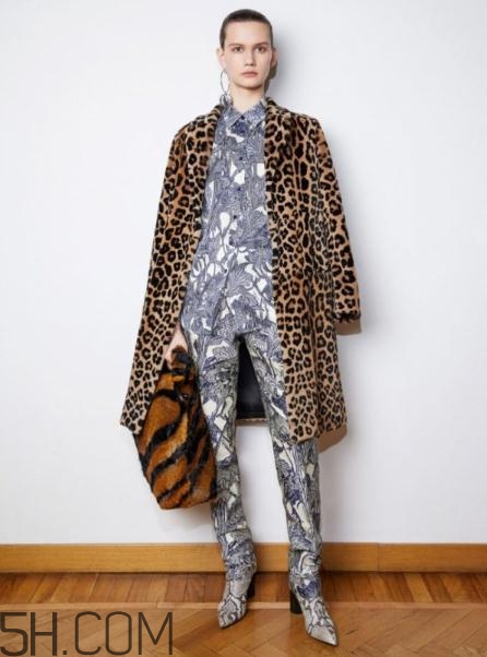 roberto cavalli2018早秋服裝系列好看嗎_有哪些款式？