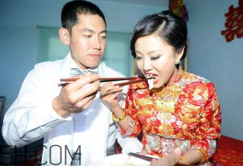 女人水餃?zhǔn)鞘裁匆馑?男人說吃女人水餃?zhǔn)裁匆馑? alt=