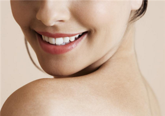 戴牙套可以洗牙嗎？洗牙多久一次？