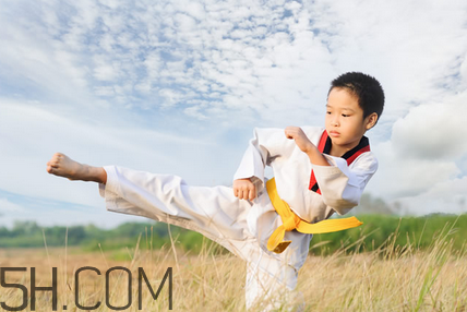 跆拳道腰帶怎么系？怎么看跆拳道等級(jí)高低？