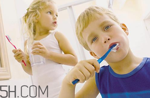 牙結(jié)石的治療與防護(hù) 牙結(jié)石的危害 牙結(jié)石的治療與防護(hù) 牙結(jié)石的危害