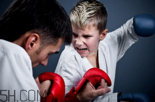 跆拳道和空手道哪個(gè)厲害？跆拳道和空手道的區(qū)別？