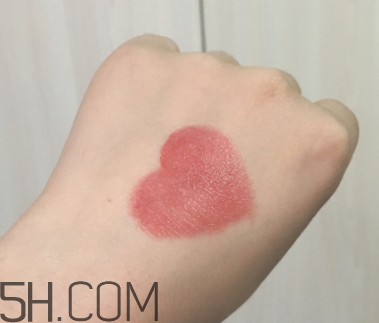 倩碧蠟筆唇膏04號適合黃皮嗎？04號試色