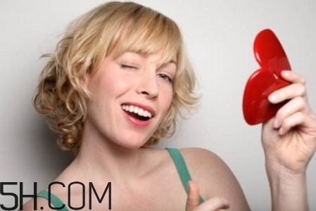 決定女人衰老的因素有哪些？女人易衰老的部位有哪些？