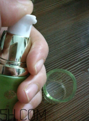 百雀羚明星眼霜什么功效？適合秋冬用嗎？