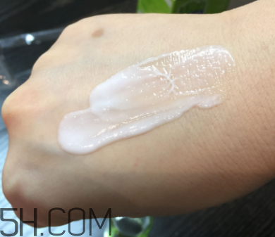 百雀羚明星眼霜什么功效？適合秋冬用嗎？