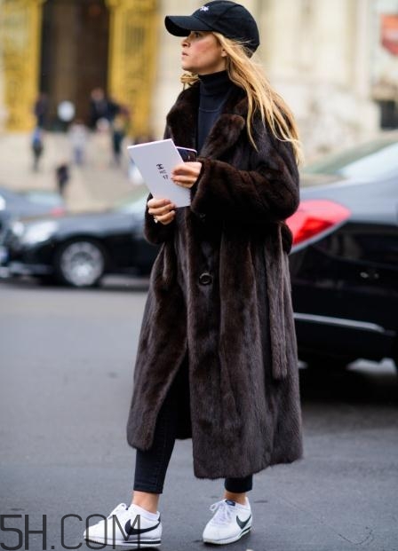 冬天穿九分褲穿什么鞋子？冬天九分褲配什么鞋子好看？