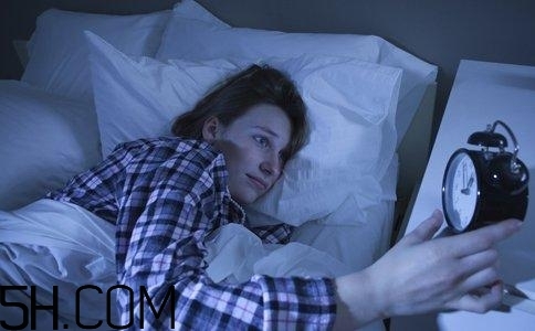 更年期來(lái)臨的信號(hào)有哪些？更年期期間的飲食有什么禁忌？