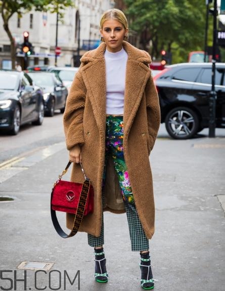 冬天穿九分褲穿什么鞋子？冬天九分褲配什么鞋子好看？