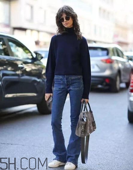 高領(lǐng)毛衣搭配什么褲子？高領(lǐng)毛衣下面穿什么？