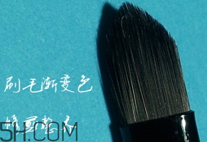 唇刷怎么用？唇刷怎么蘸取口紅