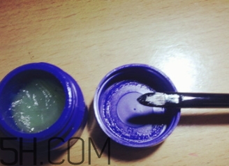 唇刷怎么用？唇刷怎么蘸取口紅