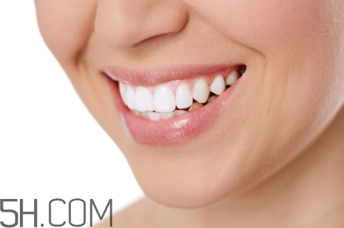 喝咖啡牙齒黃色能去除嗎？小蘇打美白牙齒嗎？