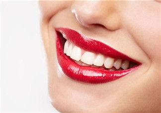 喝咖啡怎么防止牙齒變黃？小蘇打怎樣美白牙齒？