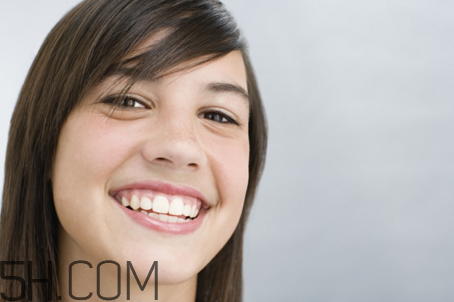 烤瓷牙能用美容儀嗎？烤瓷牙有縫隙怎么辦？