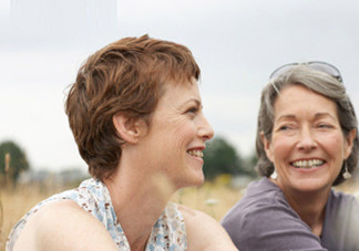 更年期來(lái)臨的信號(hào)有哪些？更年期期間的飲食有什么禁忌？