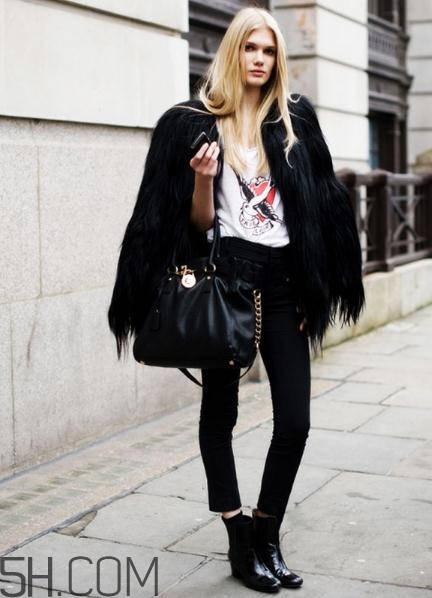 穿短靴怎么配衣服好看？短靴搭配什么上衣？