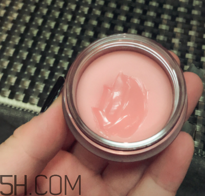 蘭芝夜間唇膜每次敷多厚？每次用多少？