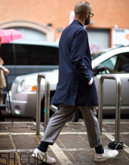 男士九分褲配什么襪子好看？男士九分褲搭配襪子圖片