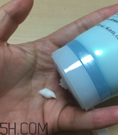 蘭芝潔顏膏有泡沫嗎？能卸妝嗎？