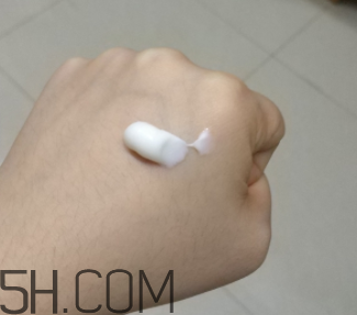 蘭芝多效潔顏膏成分是什么？適合干皮嗎？