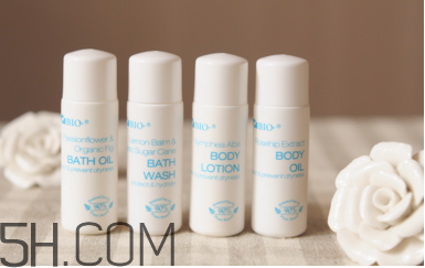 卸妝水 卸妝油 卸妝霜 卸妝濕巾的區(qū)別 卸妝水 卸妝油 卸妝霜 卸妝濕巾的區(qū)別