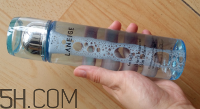 蘭芝水衡精華水油不油？適合油皮嗎？