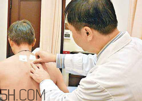 貼三九貼皮膚起泡怎么回事 貼三九貼皮膚起泡怎么辦 貼三九貼皮膚起泡怎么回事 貼三九貼皮膚起泡怎么辦