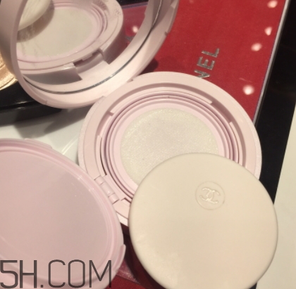 香奈兒氣墊香水怎么打開？香奈兒氣墊香水怎么用