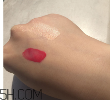 蘭芝雙色眼影筆使用心得_蘭芝雙色眼影筆產(chǎn)品評測 蘭芝雙色眼影筆使用心得_蘭芝雙色眼影筆產(chǎn)品評測