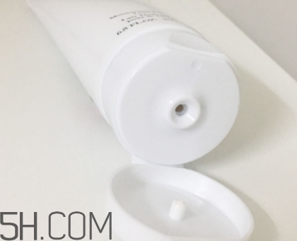 雅頓和資生堂哪個(gè)好用？伊麗莎白雅頓和資生堂對(duì)比