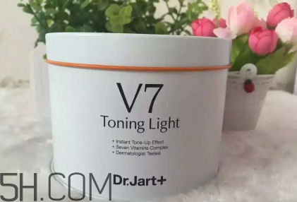 素顏霜v7真的不用卸妝嗎？卸妝時水溫要注意什么？