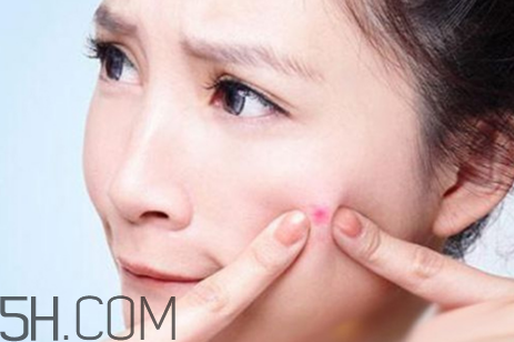 不卸妝睡覺的危害有哪些？好用的卸妝濕巾推薦