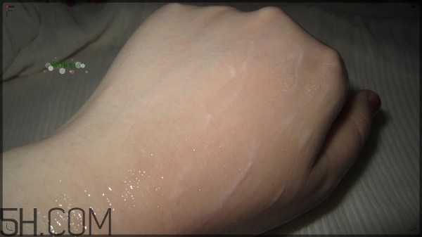 卸妝膏可以當(dāng)洗面奶用嗎？用自然哲理洗面奶還用先卸妝嗎？