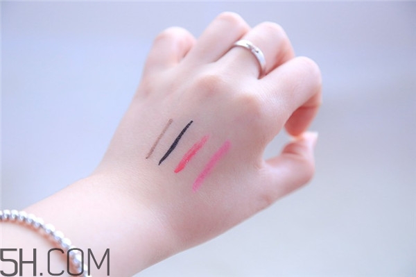 卸妝水對(duì)皮膚有傷害嗎？歐萊雅三合一卸妝水使用測評(píng)