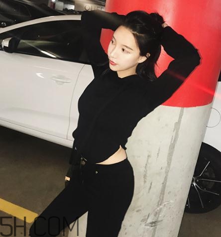 黑色衣服粘毛怎么處理？黑色衣服沾毛怎么辦？