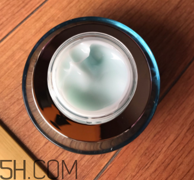 sum37哪款面霜適合油皮？哪款面霜適合夏天？