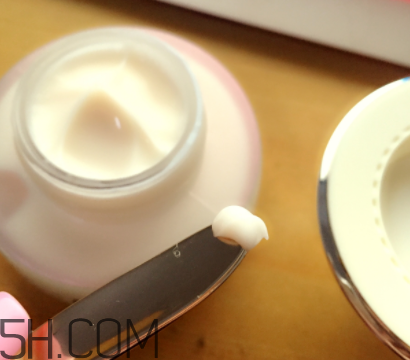 su:m37度呼吸面霜什么功效？適合什么年齡？