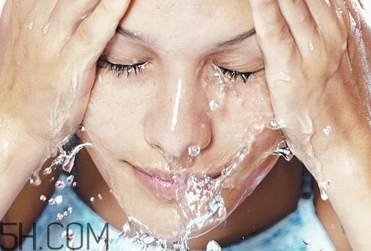 肥皂洗臉有什么好處？硫磺肥皂可以洗臉嗎？