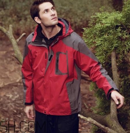 沖鋒衣三合一是什么意思？沖鋒衣二合一和三合一的區(qū)別