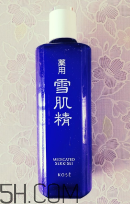 雪肌精化妝水適合干皮嗎？適合痘肌嗎？