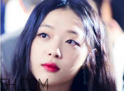 敏感肌膚如何用卸妝乳卸妝？敏感肌膚如何用卸妝水卸妝？