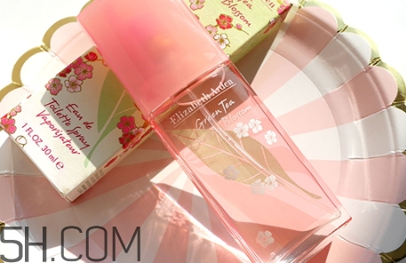 伊麗莎白雅頓香水哪個好聞？雅頓香水怎么樣