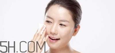 中午睡覺要卸妝嗎？怎么避免帶妝睡覺的危害？