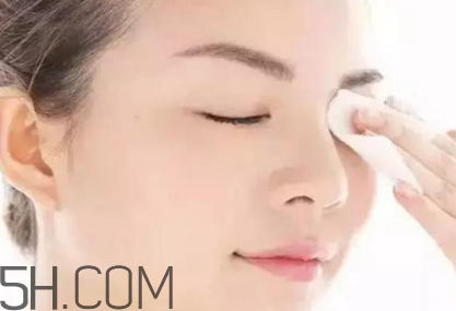 什么時候適合用卸妝油？洗臉撲可以卸妝么？