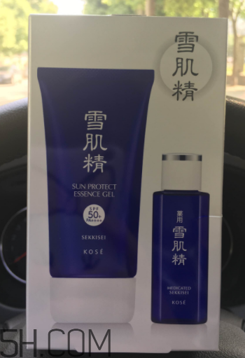 雪肌精防曬啫喱是化學(xué)防曬嗎？有刺激嗎？